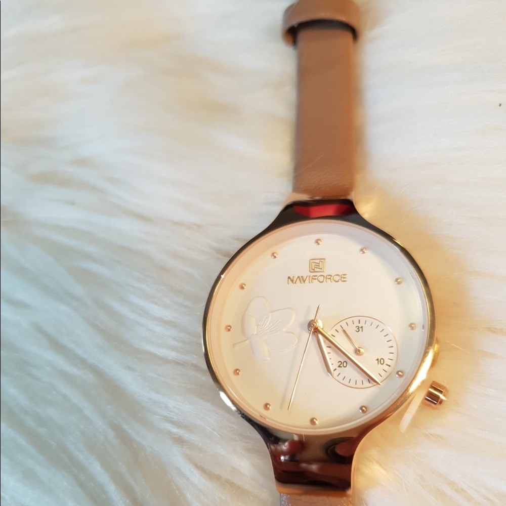 🌹Beautiful Watch  For Women 🌹💋❤️